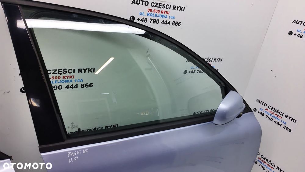 VW Passat B5 Kombi  Sedan  Drzwi Prawe  Przód LL5Y - 6