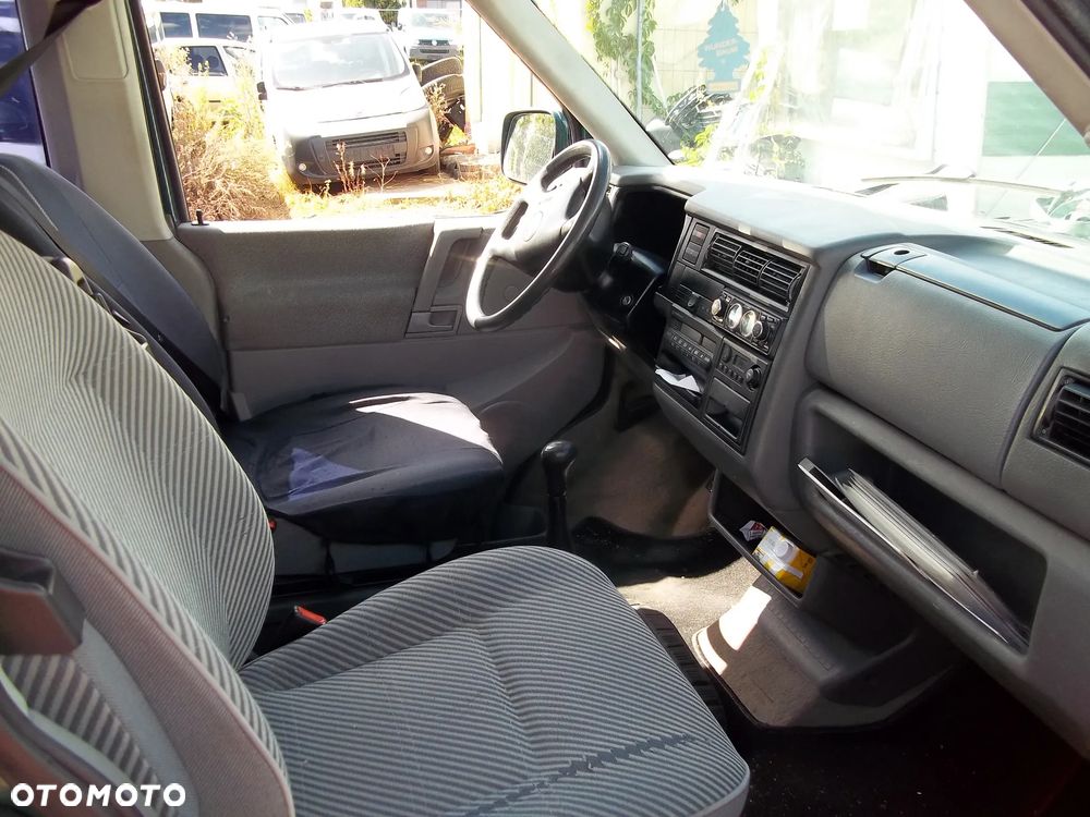 Volkswagen Multivan Standard - 6