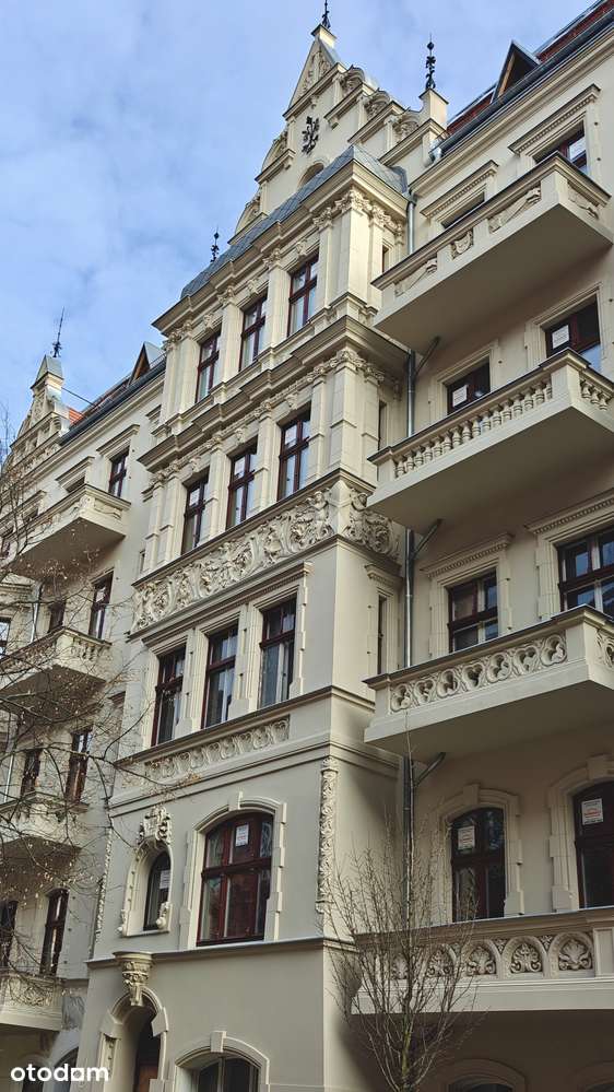 Lokal w odrestaurowanej Kaminicy z 1895r, należący do rodu Dąbrowskich