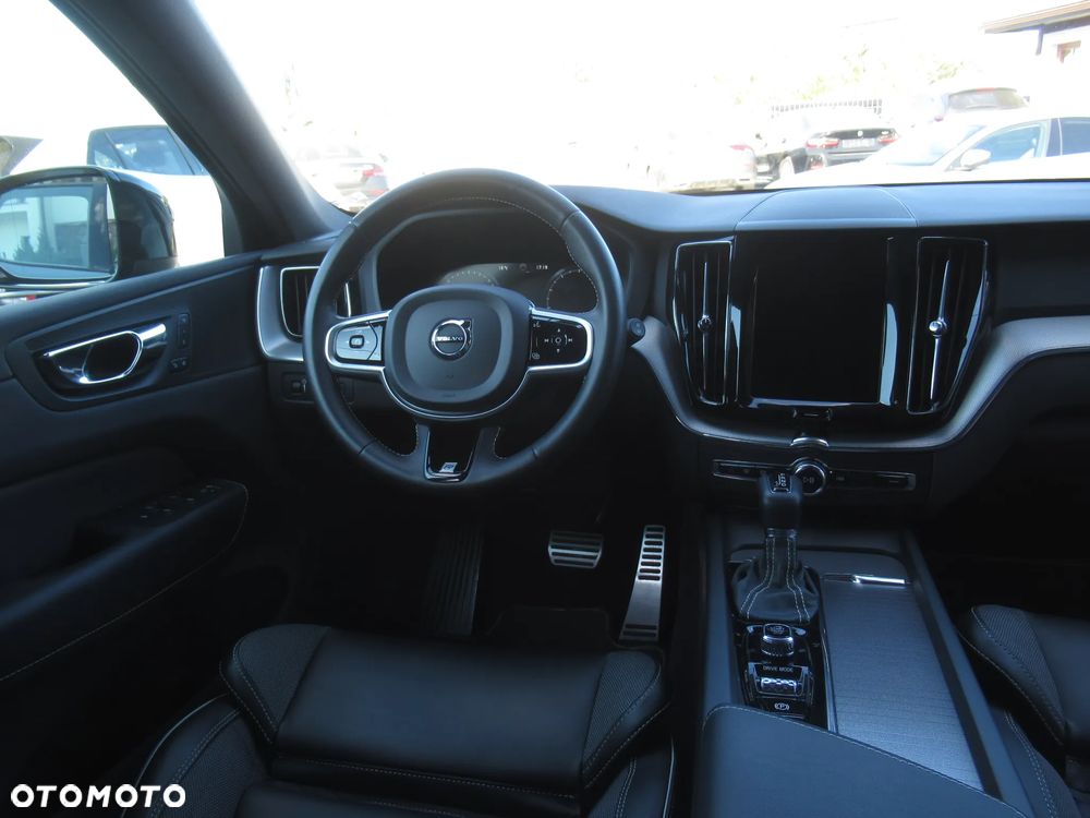 Volvo XC 60 T4 R-Design - 12