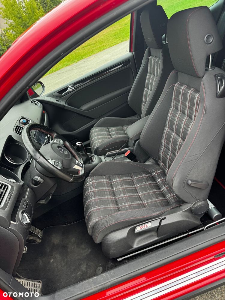 Volkswagen Golf - 14