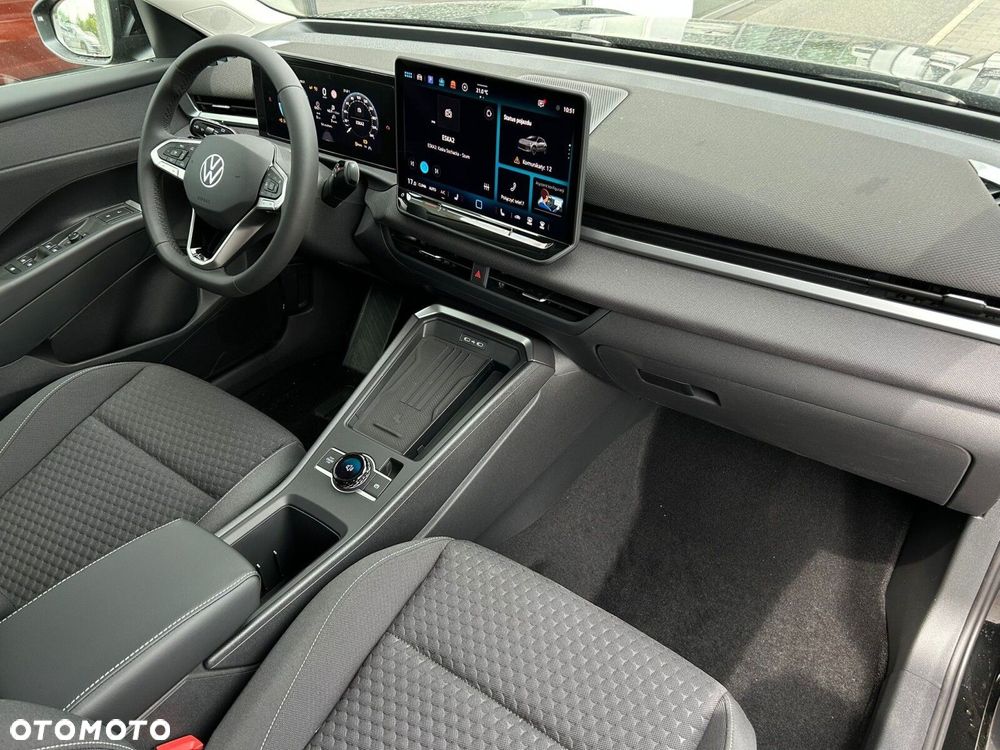 Volkswagen T-Roc - 13