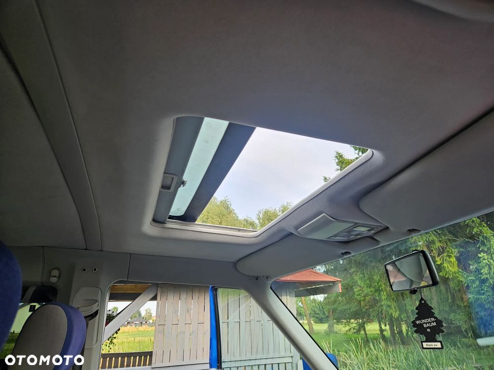 Volkswagen Multivan - 18