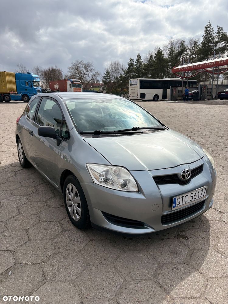 Toyota Auris 1.33 VVT-i Entry - 1