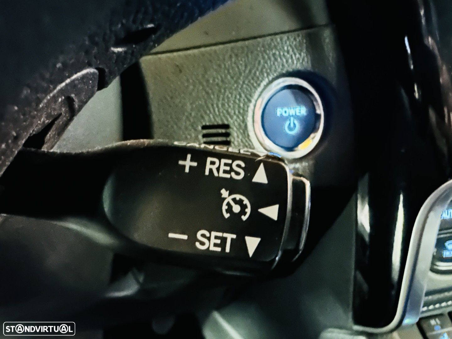 Toyota Auris Touring Sports 1.8 HSD Comfort +P.Sport+Navi - 19