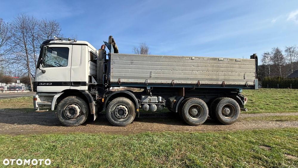 Mercedes-Benz Actros 3243 - 4