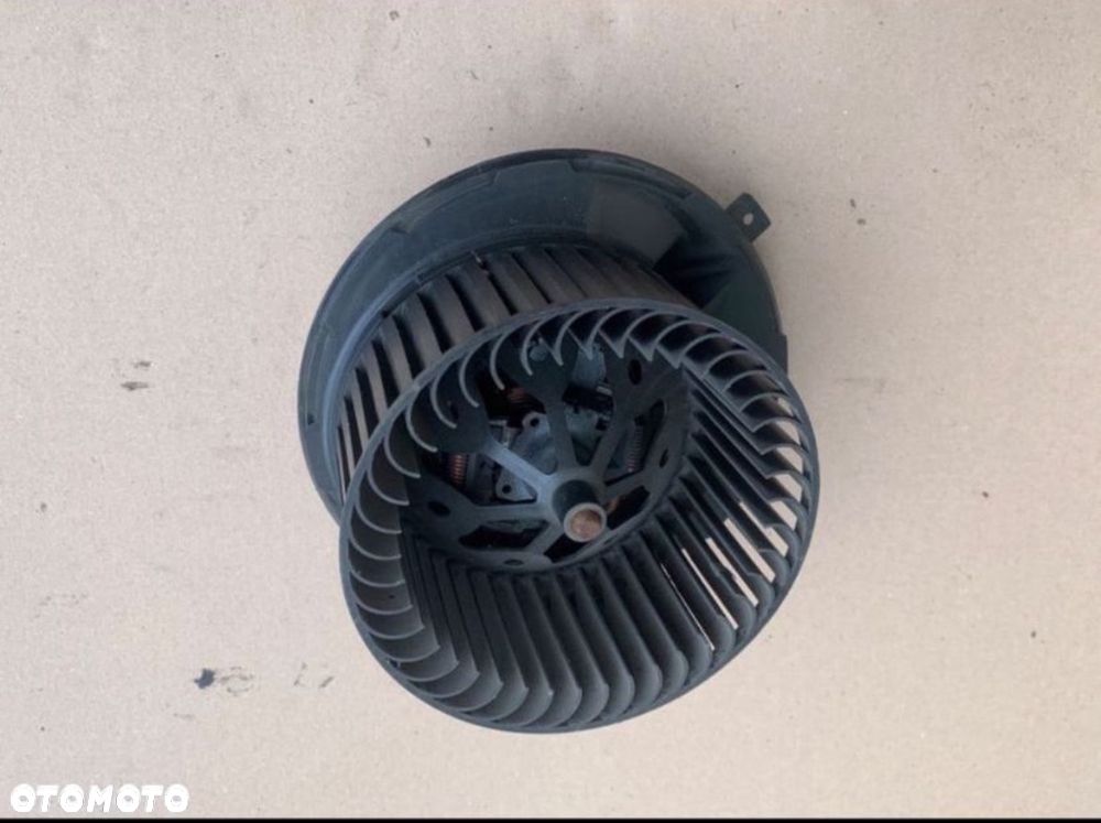 1K1819015 dmuchawa wentylator nawiewu skoda octavia 2 II lift - 1