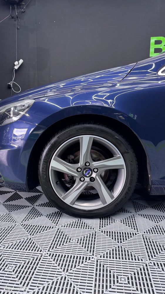 Volvo V40 D2 R Design - 17