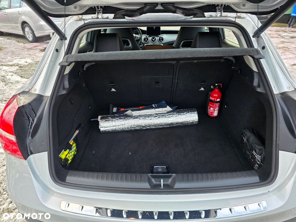 Mercedes-Benz GLA 220 4-Matic Style - 13