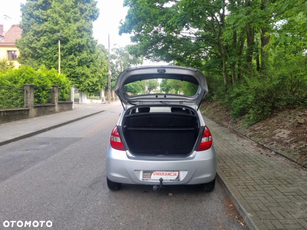 Hyundai i20 1.2 Classic + - 8