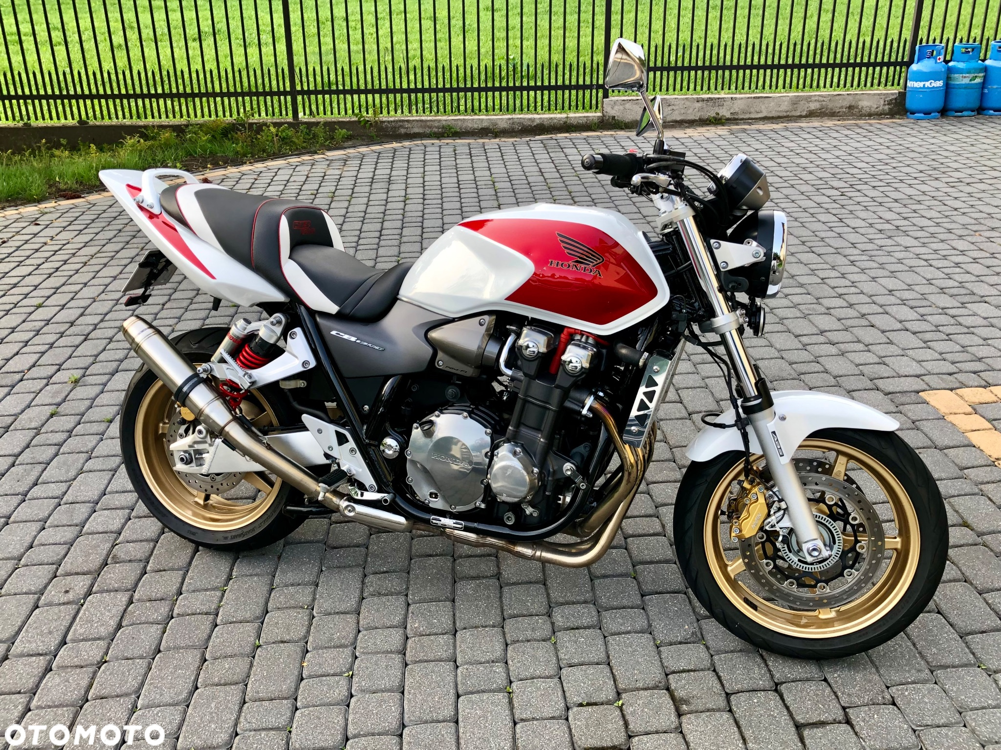 Honda CB - 4