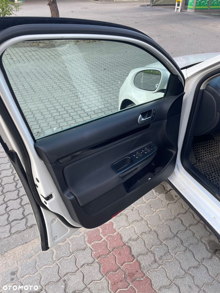 Volkswagen Golf 1.6 TDI BlueMot Comfortline DSG - 6
