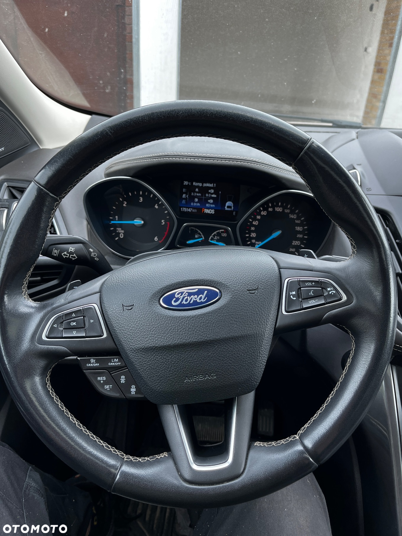 Ford Kuga Vignale 2.0 TDCi AWD - 10