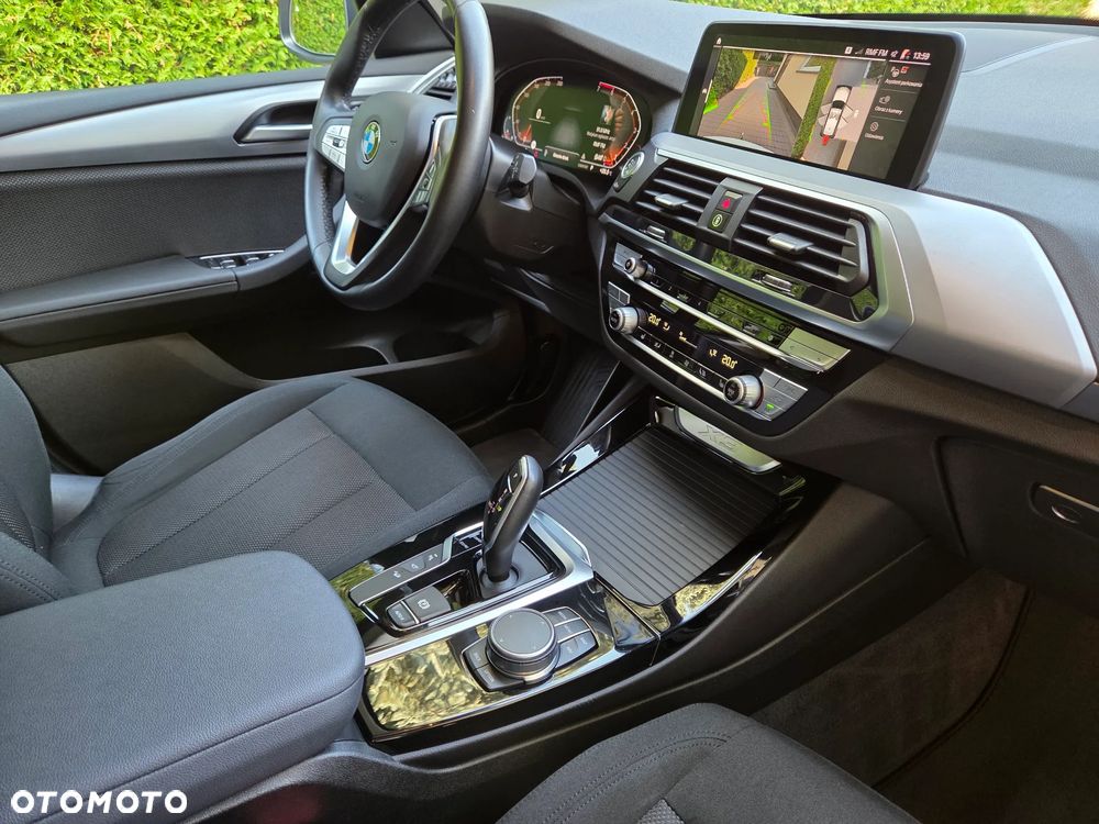 BMW X3 xDrive20i GPF Advantage - 16