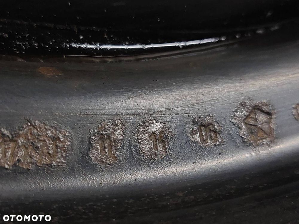 FELGI STALOWE KPL 5X115 7Jx17 FI71,5 CHRYSLER 300C - 8