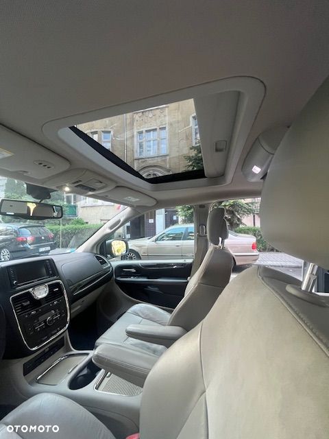 Chrysler Town & Country 3.6 Limited - 24