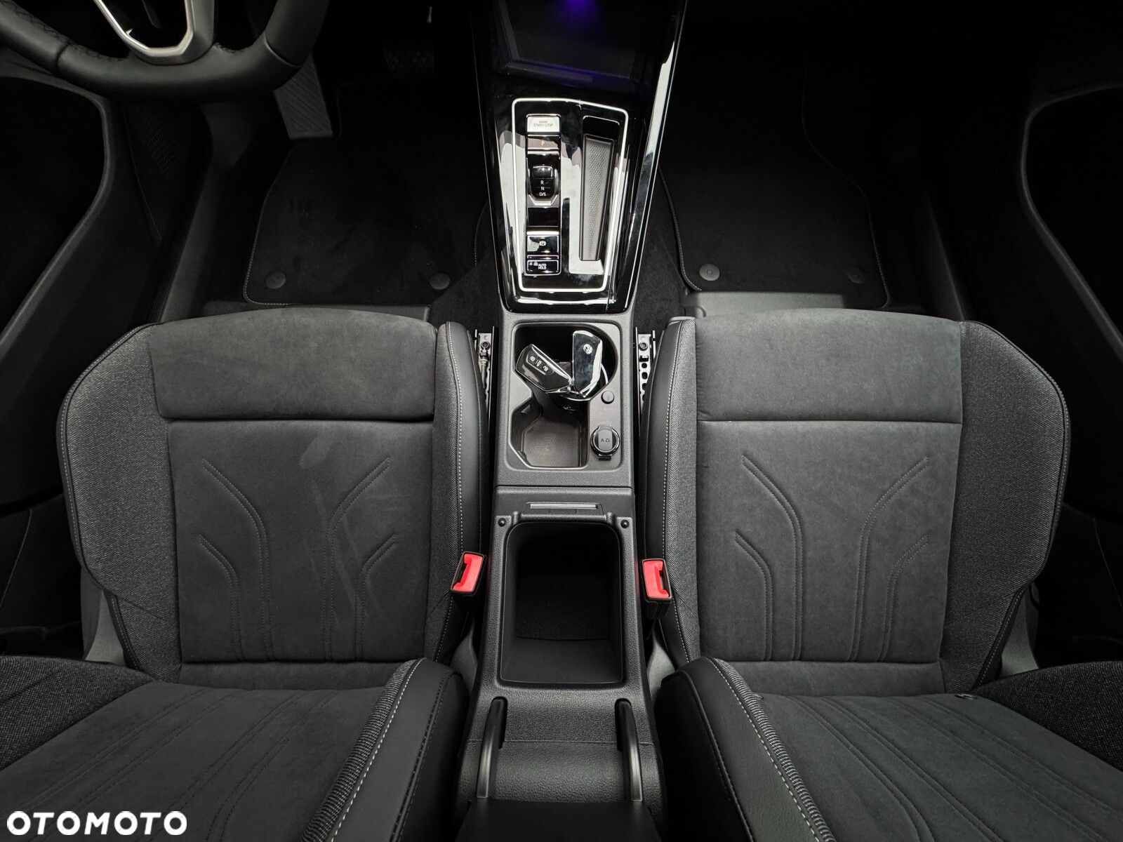 Volkswagen Golf - 25