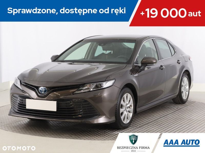 Toyota Camry - 1