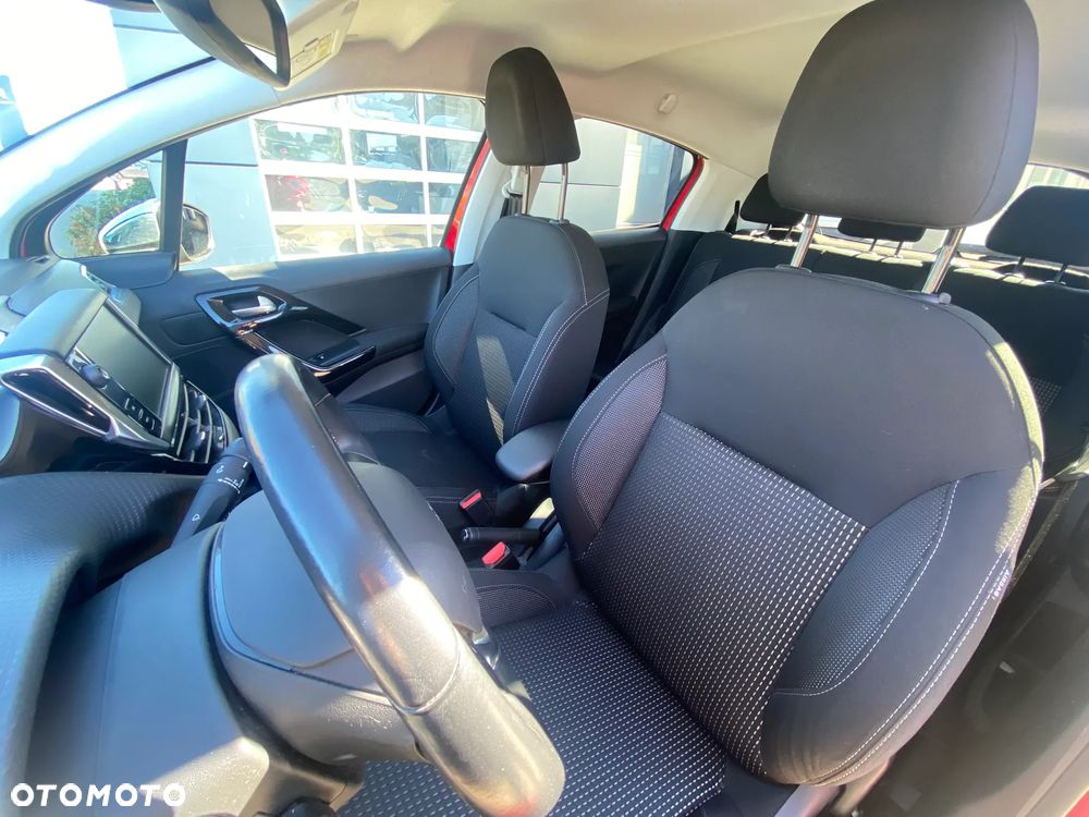 Peugeot 208 1.2 PureTech Allure S&S - 17