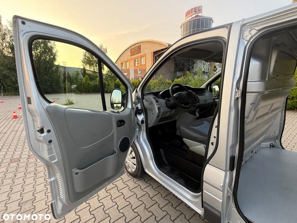 Opel VIVARO - 27