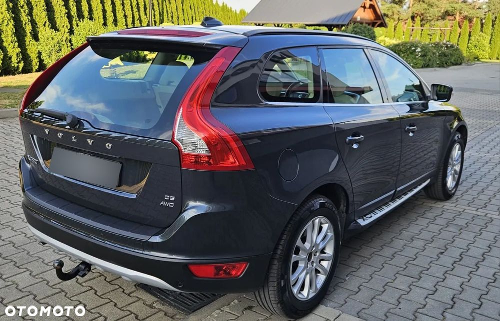 Volvo XC 60 D5 AWD Momentum - 8