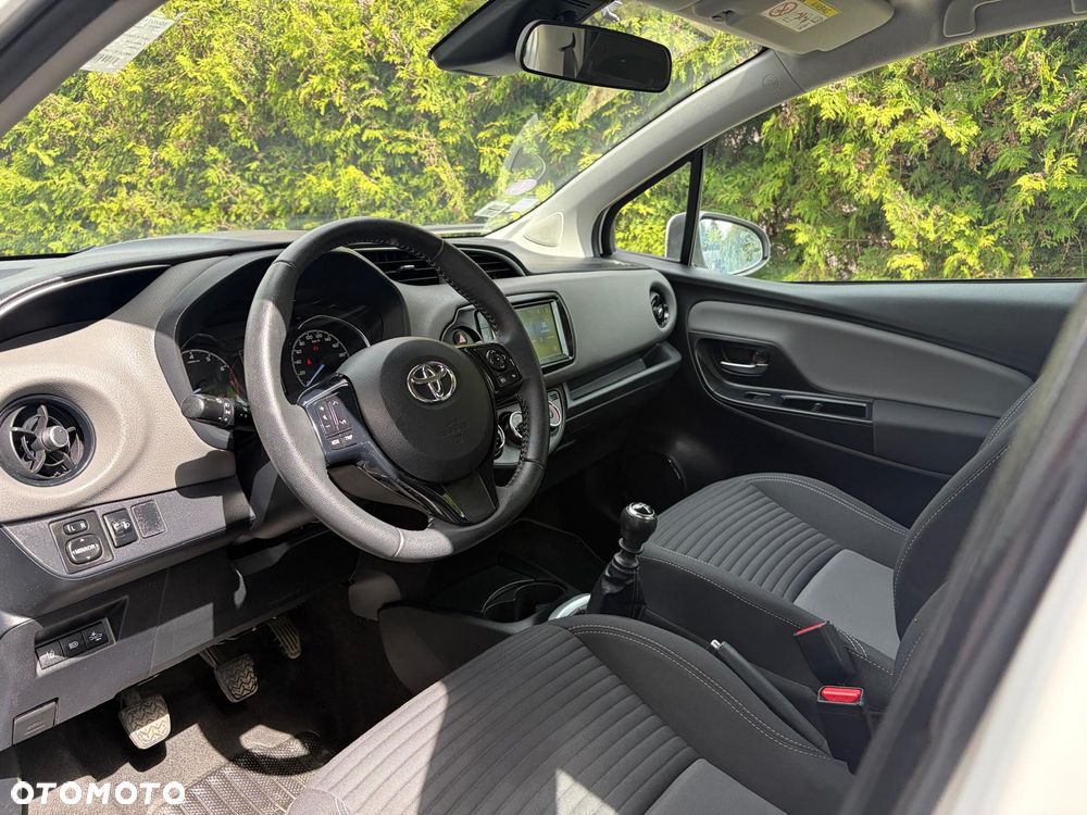 Toyota Yaris - 12
