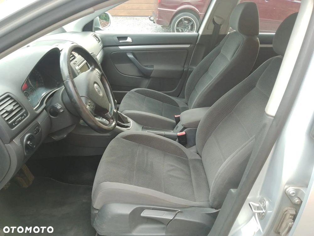 Volkswagen Golf - 10