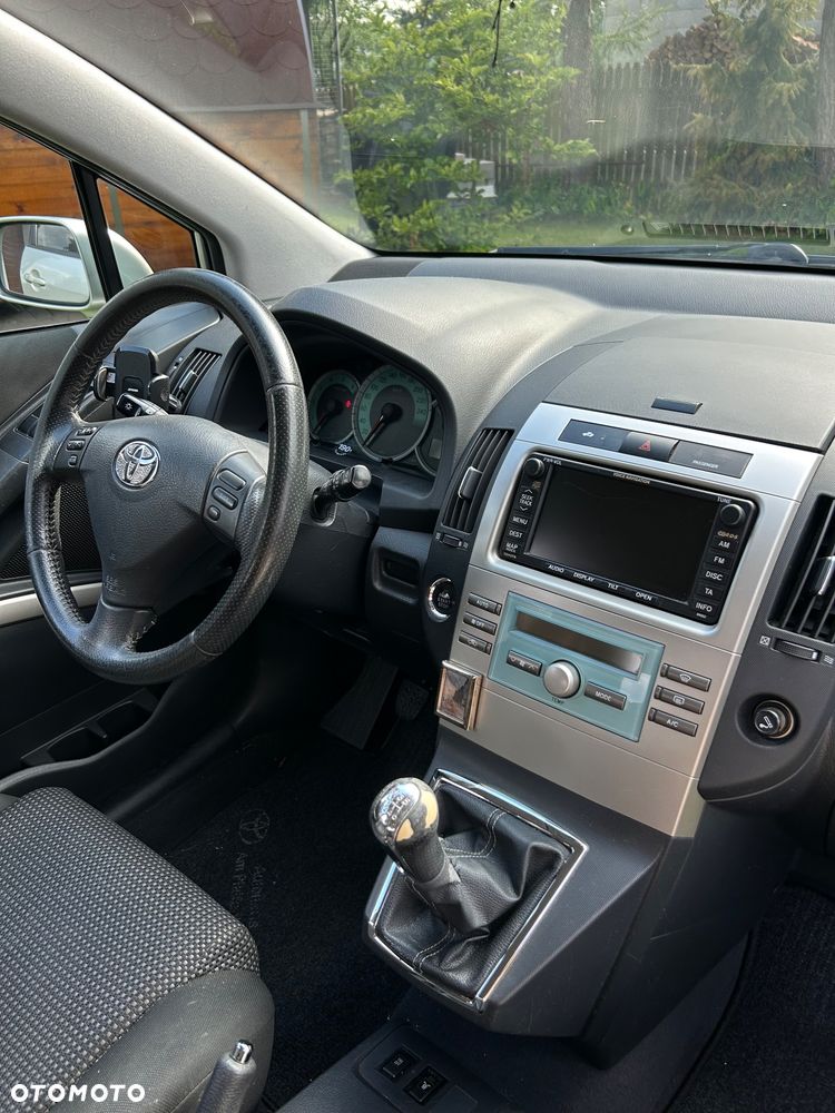 Toyota Corolla Verso 2.2 D-4D X + NAVI 7os - 11