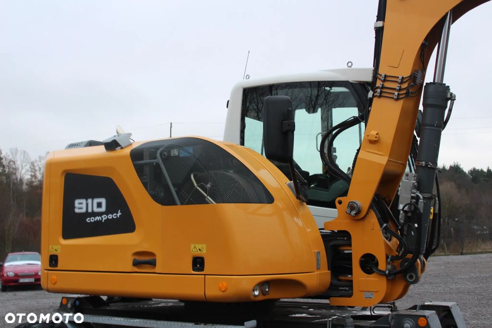 Liebherr 910Compact Konik Skrętny 2xKamaera Sprowadzony Podpory - 16