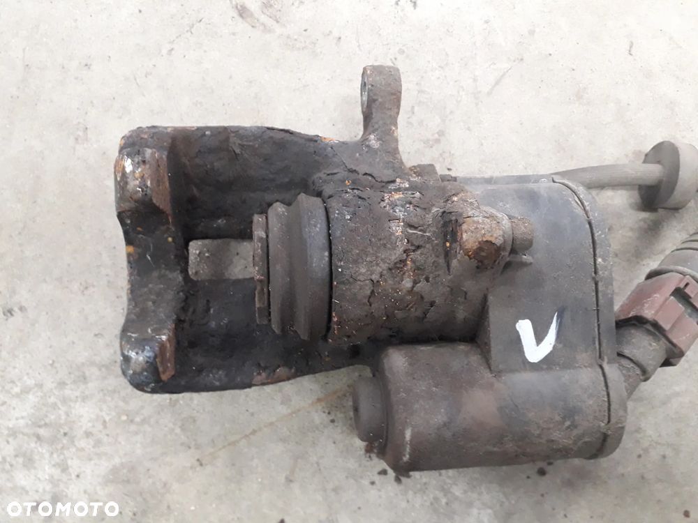 zacisk hamulcowy tył lewy prawy A6 C6 - 5