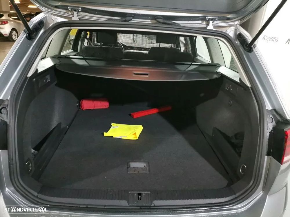 VW Passat Variant 2.0 TDi Business DSG - 10