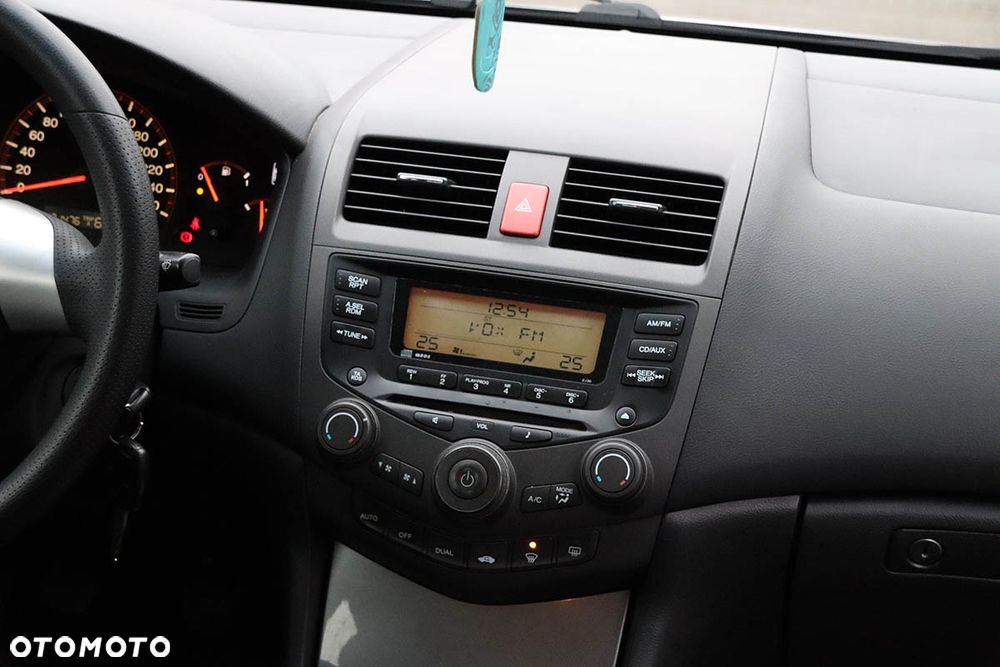 Honda Accord 2.0 i Executive - 32