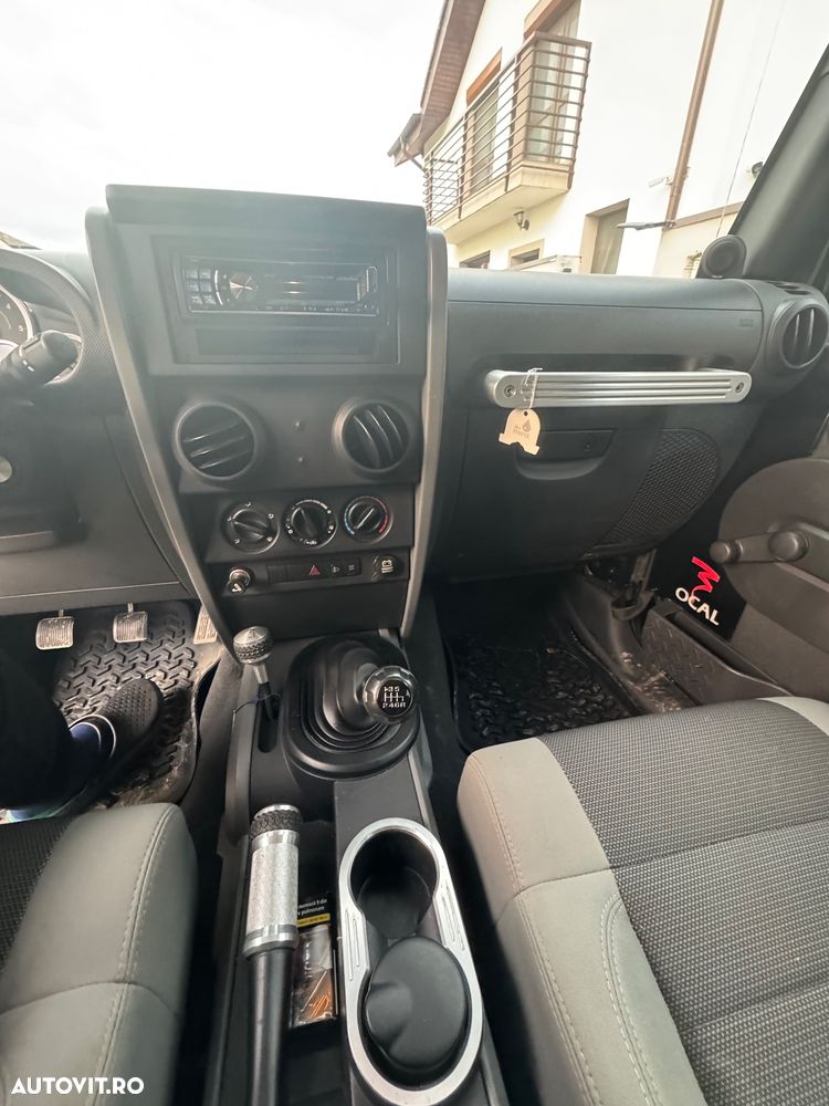Jeep Wrangler - 12