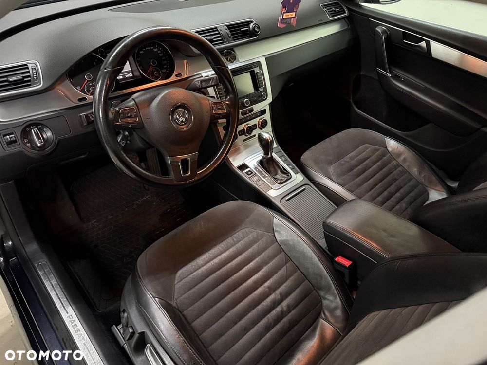 Volkswagen Passat 2.0 TDI Highline DSG - 17