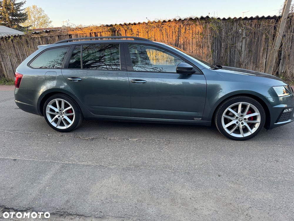 Skoda Octavia 2.0 TDI DSG RS - 10