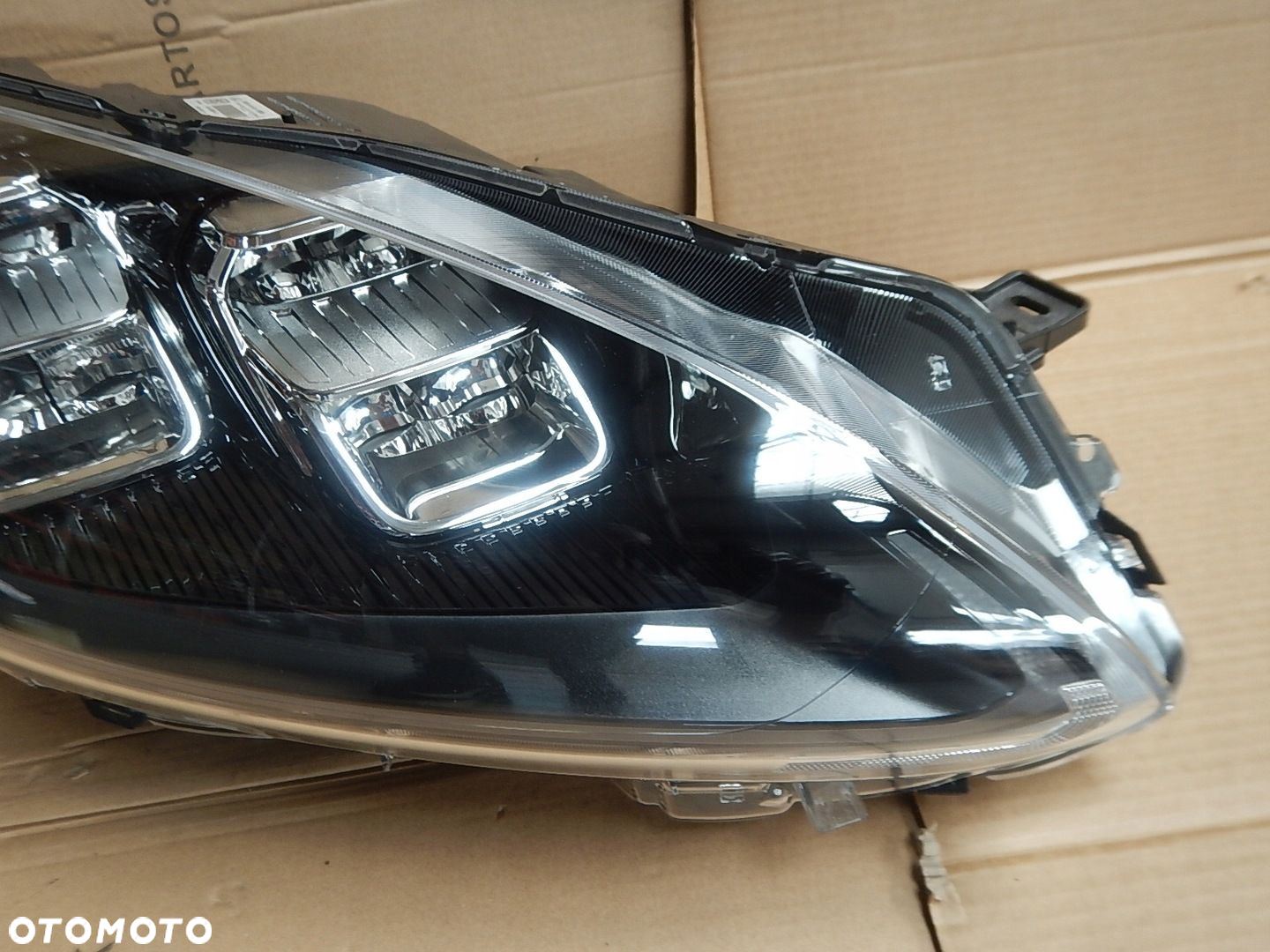 LAMPA PRZOD PRAWA FORD KUGA MK3 LV4B-13E014-FH LED EUROPA - 3