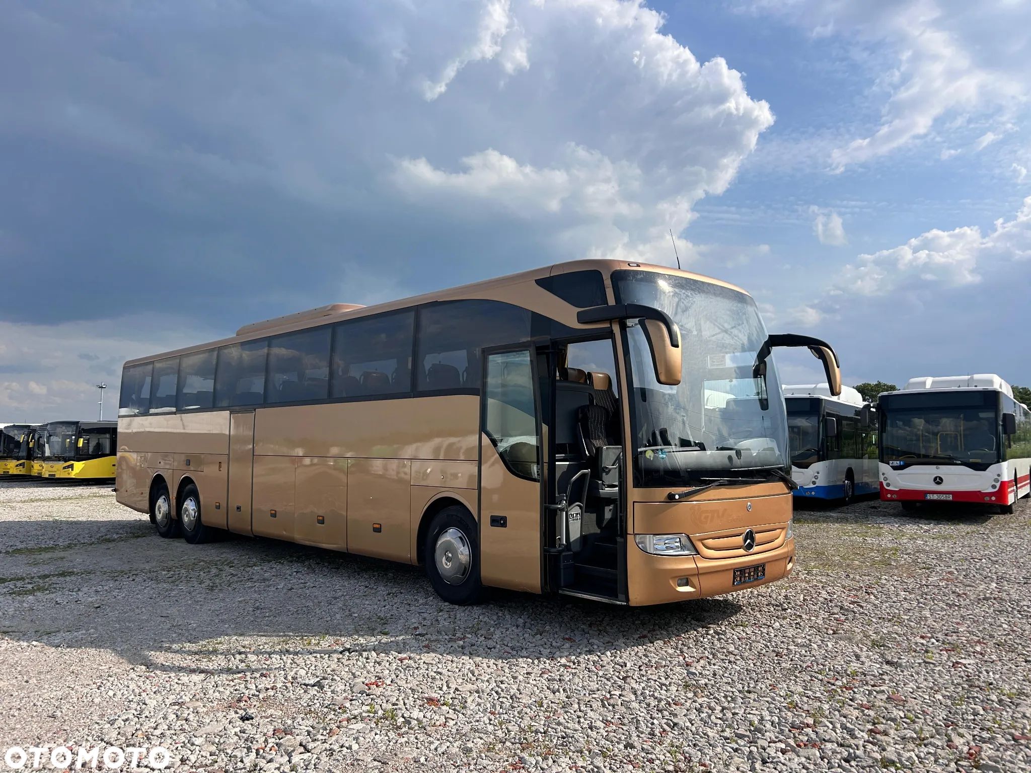 Mercedes-Benz Toruismo - 1