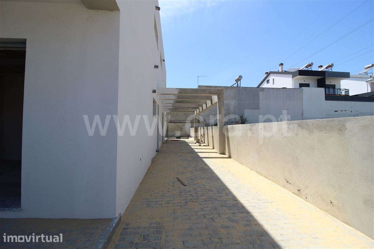 Moradia Geminada V3 com piscina ; Quinta das Laranjeiras - Grande imagem: 5/22