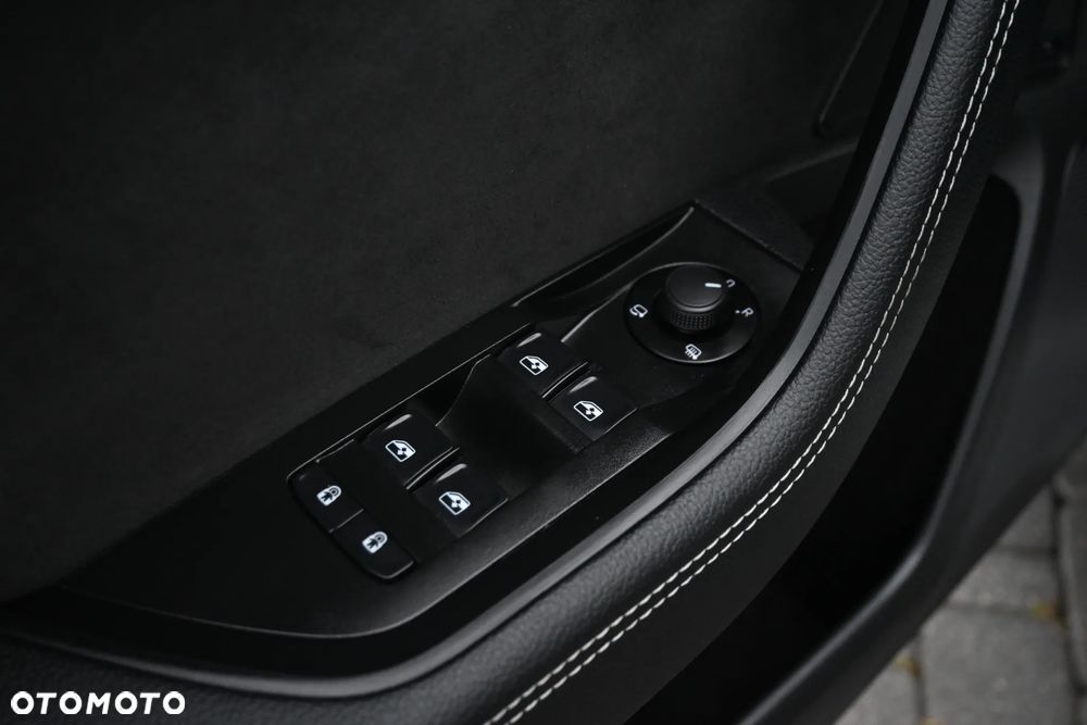 Skoda Superb 2.0 TDI SCR 4x4 Sportline DSG - 31