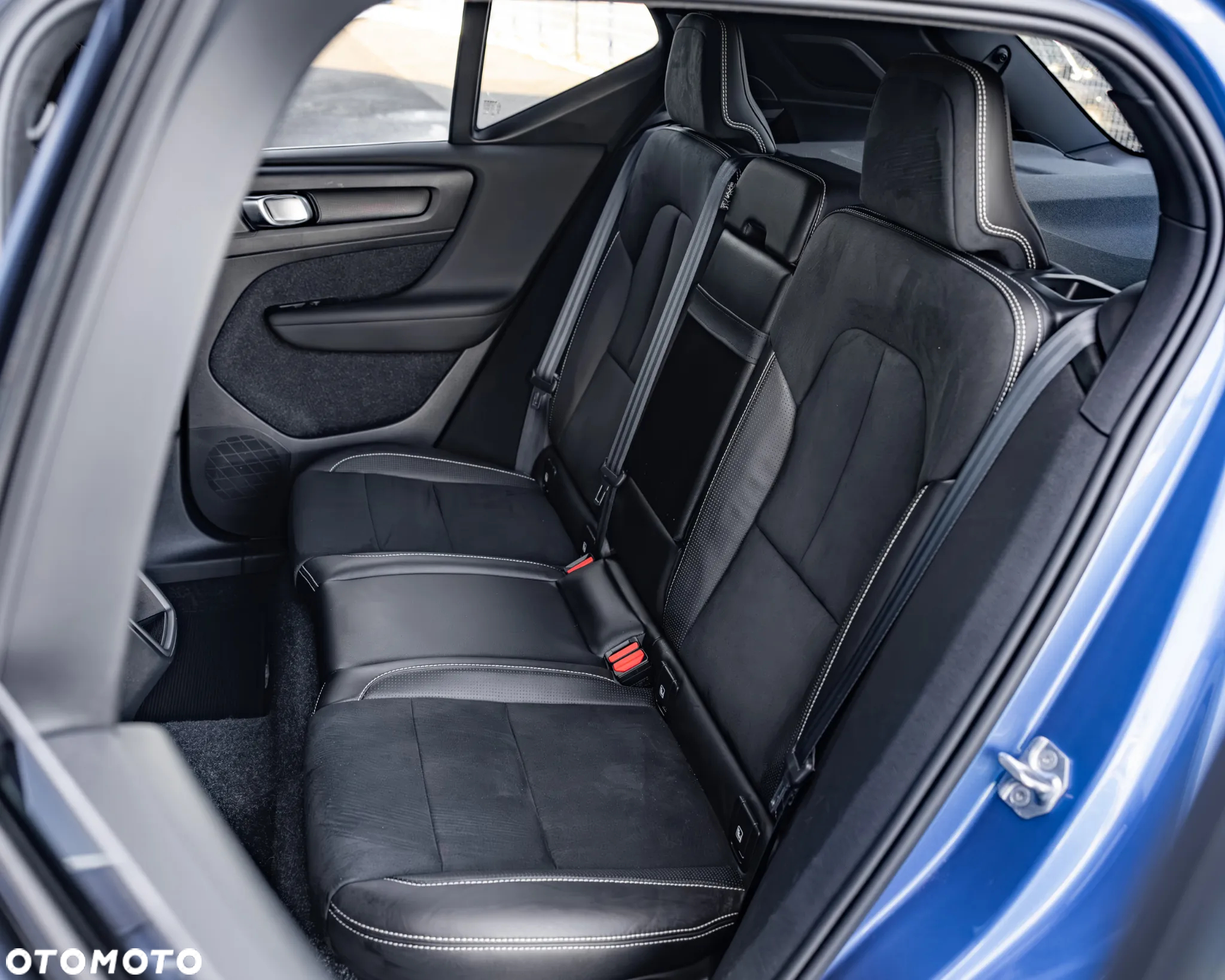 Volvo XC 40 D3 AWD R-Design - 25
