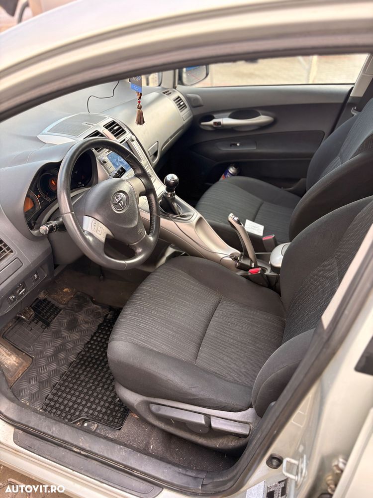 Toyota Auris 1.4 VVT-i - 5