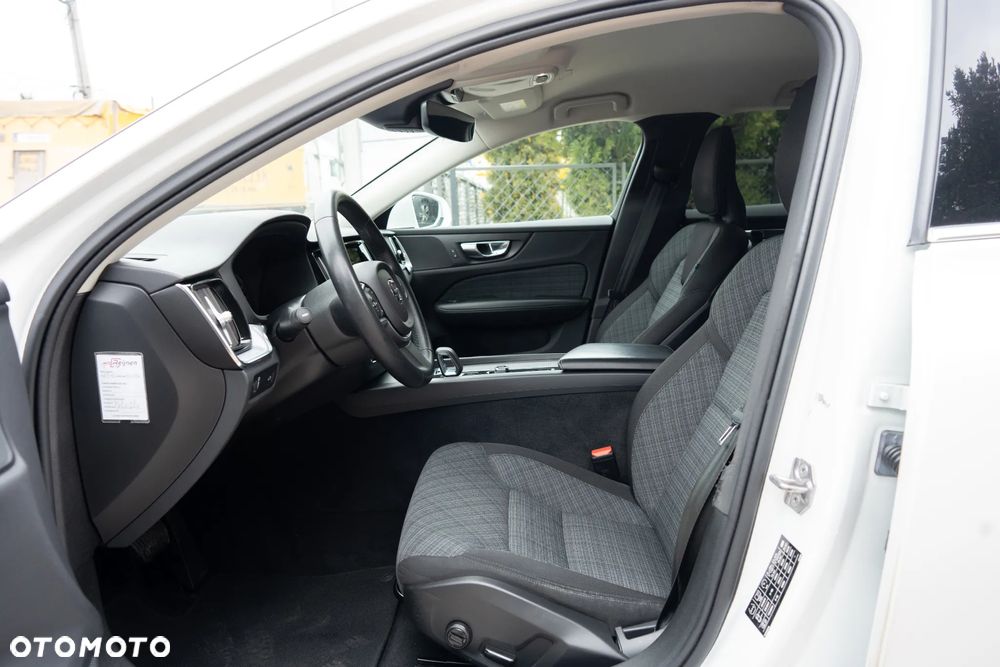 Volvo V60 B3 B DKG Momentum Pro - 8