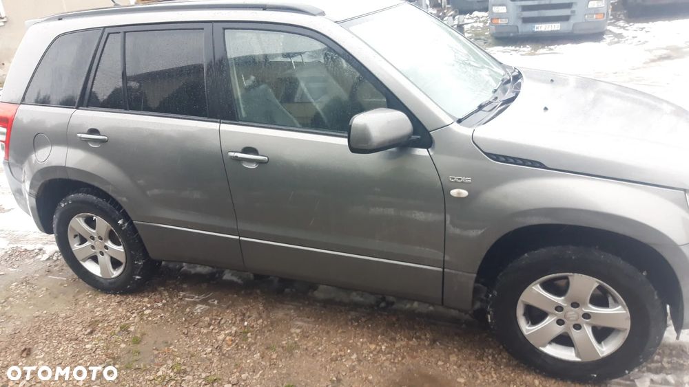 Suzuki Grand Vitara 1.9 DDiS De luxe - 2