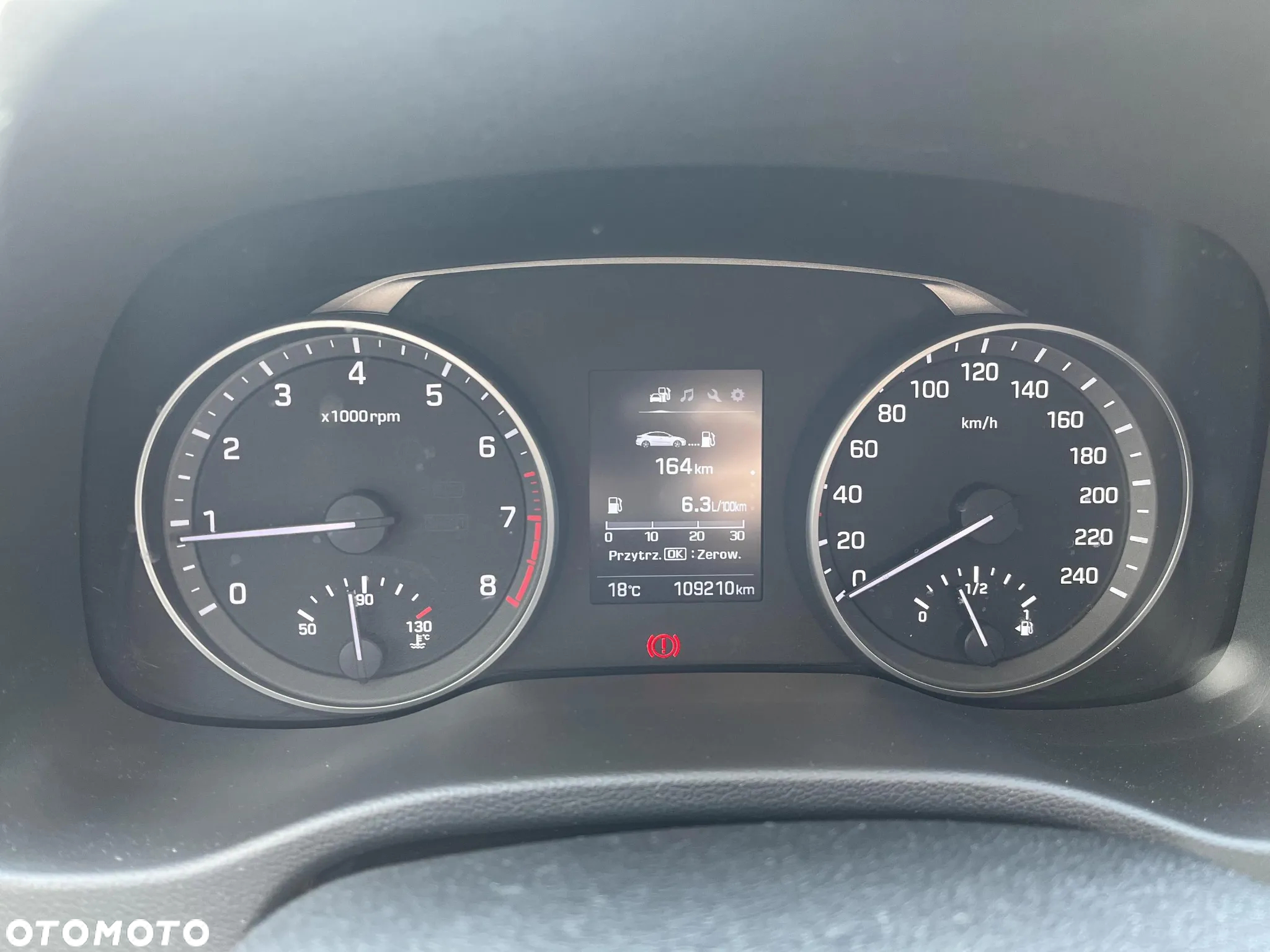 Hyundai Elantra 1.6 Comfort - 14