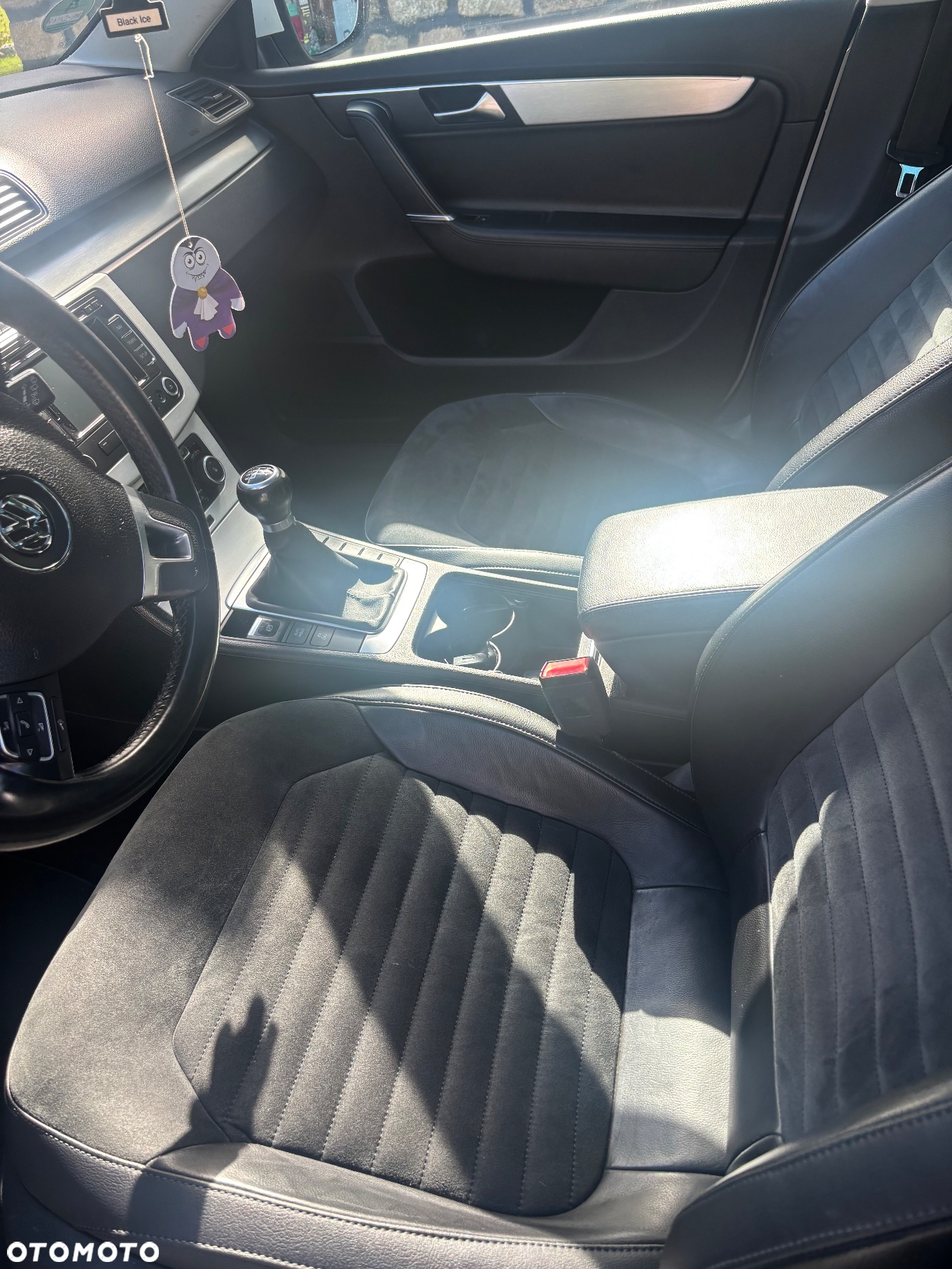 Volkswagen Passat 2.0 TDI Highline - 13
