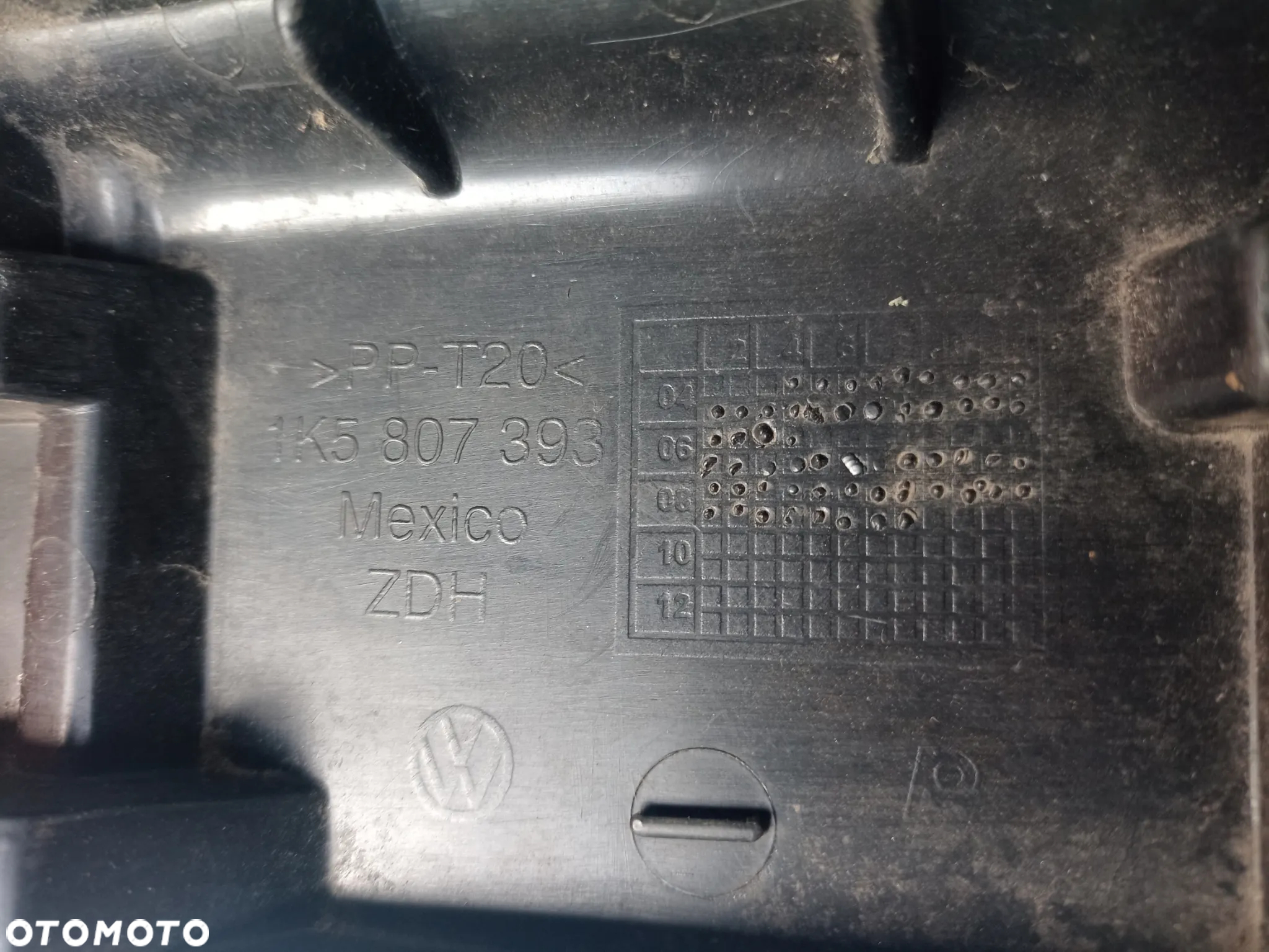 Ślizg zderzaka lewy tył 1K5807393 - 2