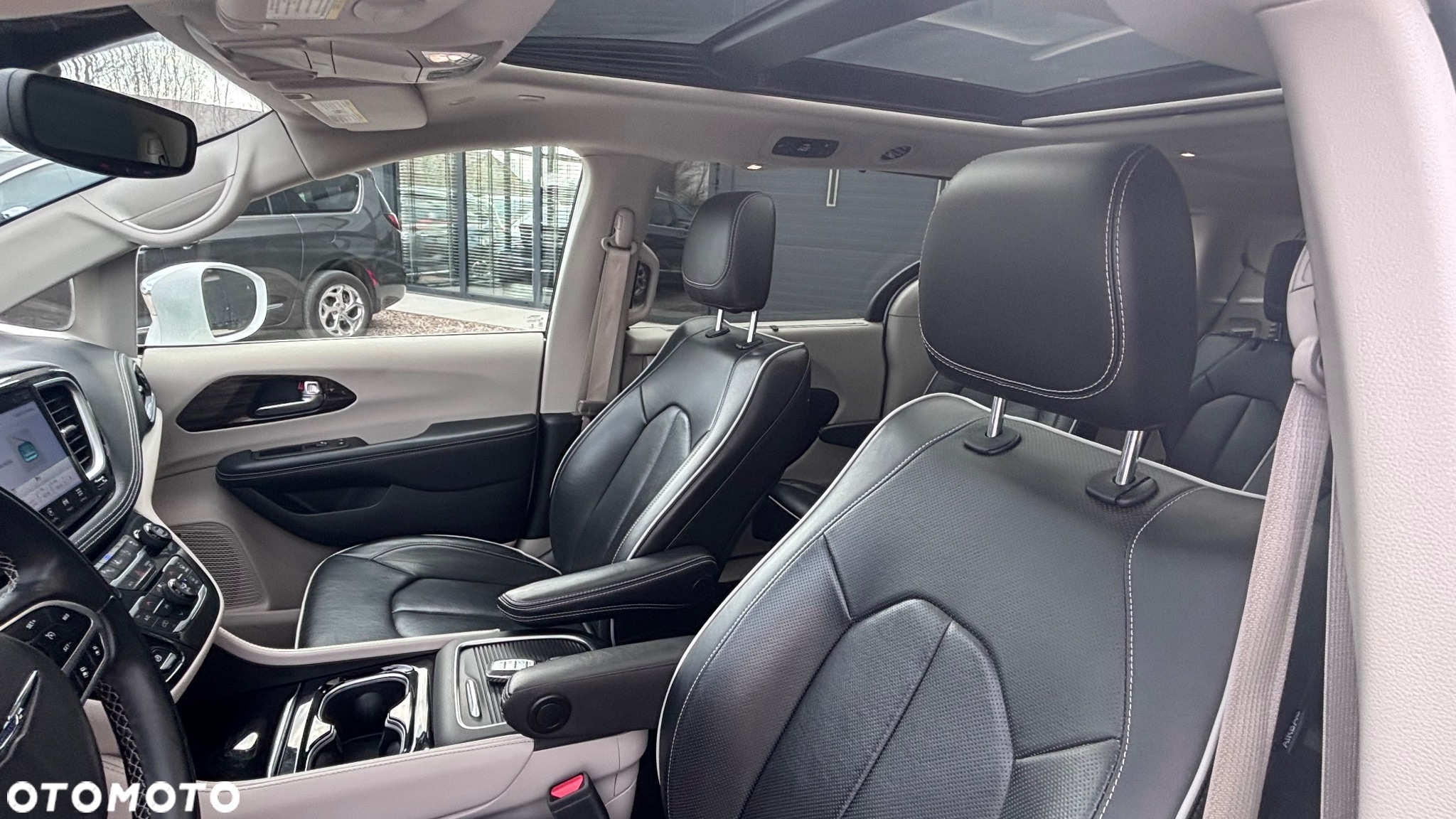 Chrysler Pacifica - 14