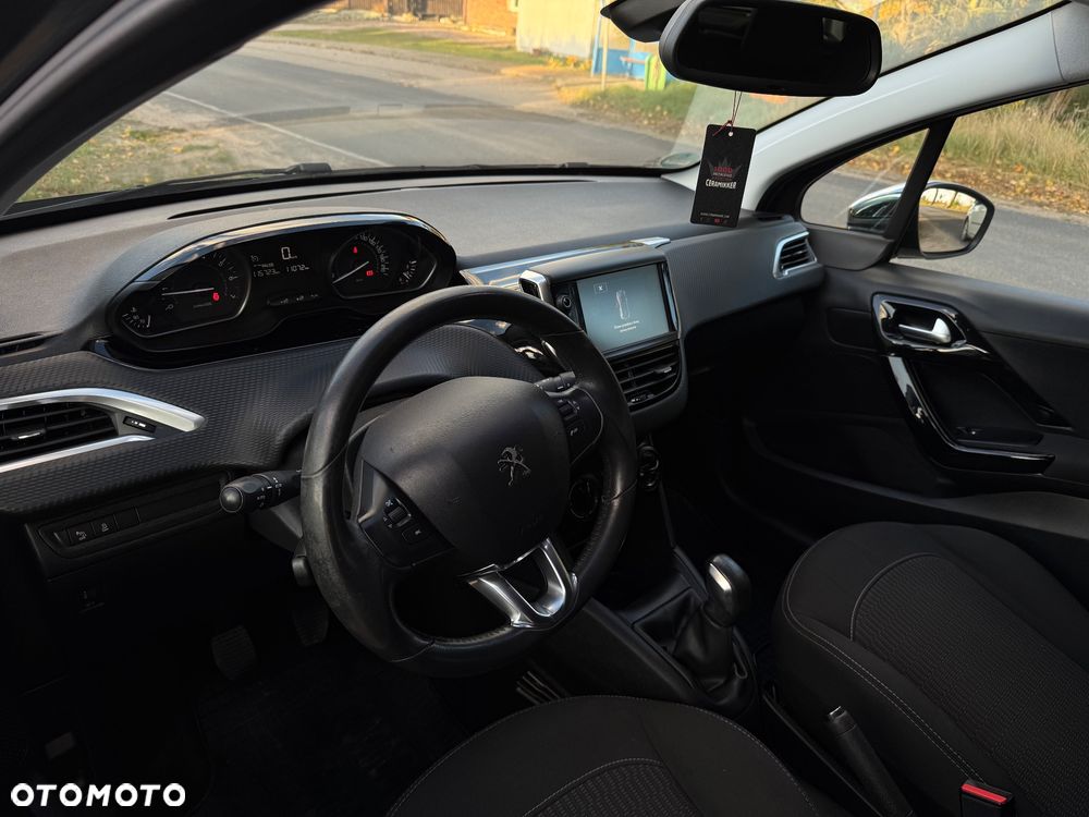 Peugeot 208 - 22