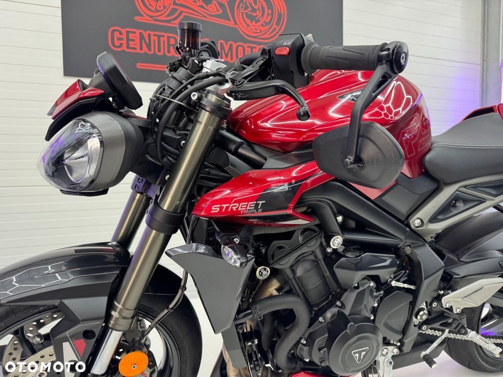Triumph Street Triple - 26