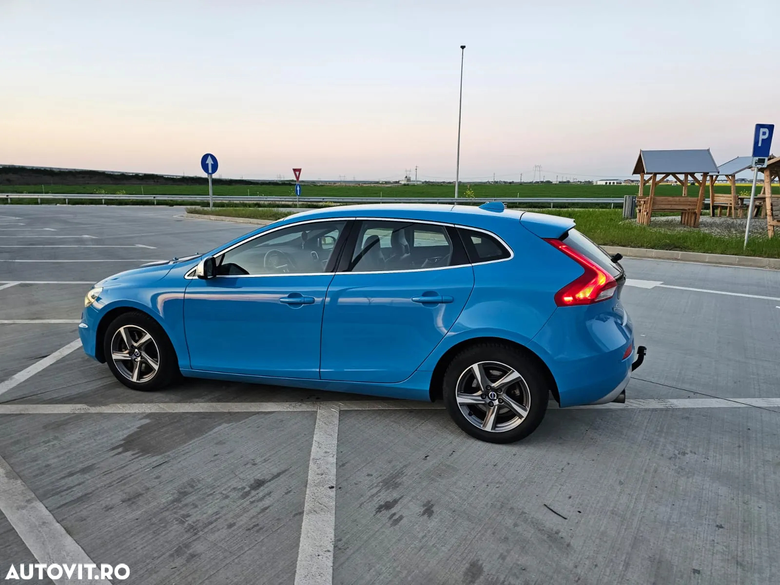 Volvo V40 D4 VEA R-Design - 13